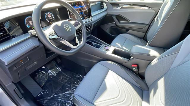 new 2025 Volkswagen Tiguan car, priced at $35,382