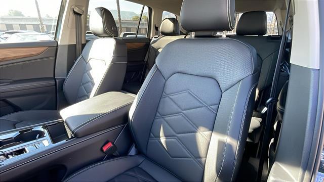 new 2026 Volkswagen Atlas car, priced at $48,078