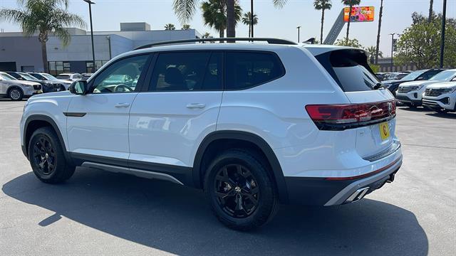 new 2025 Volkswagen Atlas car, priced at $45,604