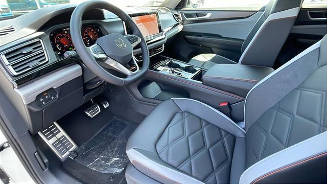 new 2025 Volkswagen Atlas car, priced at $45,604