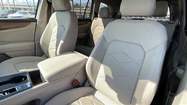 new 2025 Volkswagen Atlas car, priced at $37,474