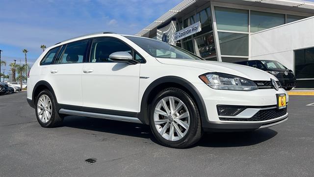 used 2018 Volkswagen Golf Alltrack car, priced at $18,498