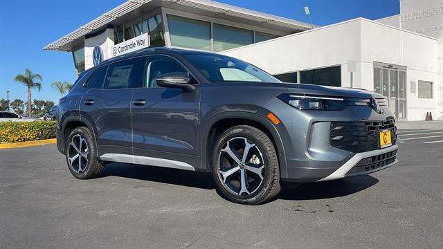 new 2025 Volkswagen Tiguan car, priced at $33,586