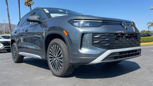 new 2025 Volkswagen Tiguan car, priced at $29,515