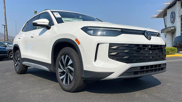 new 2025 Volkswagen Tiguan car, priced at $30,881