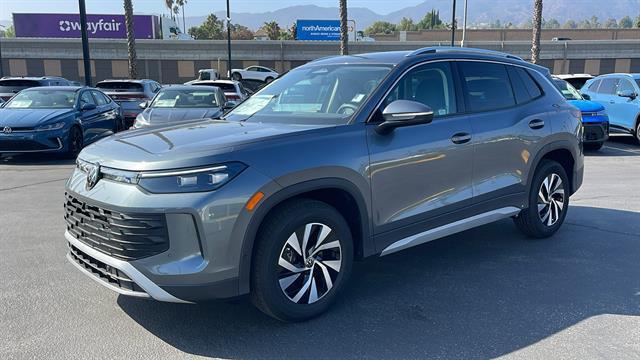 new 2025 Volkswagen Tiguan car, priced at $31,381
