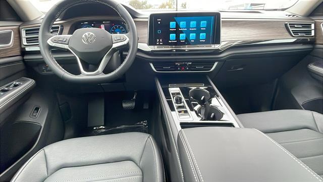 new 2025 Volkswagen Atlas car, priced at $47,379