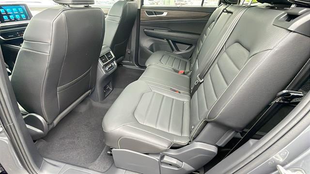 new 2025 Volkswagen Atlas car, priced at $47,379