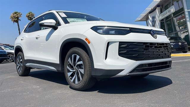 new 2025 Volkswagen Tiguan car, priced at $29,965