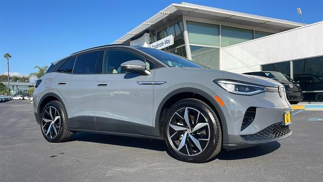 used 2025 Volkswagen ID.4 car, priced at $35,298