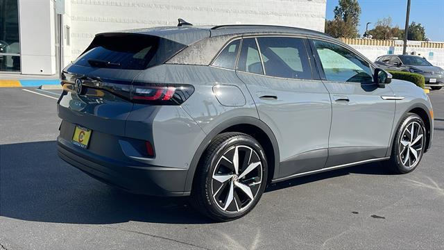 used 2025 Volkswagen ID.4 car, priced at $35,298