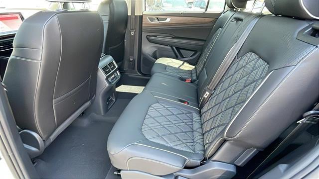 new 2025 Volkswagen Atlas car, priced at $53,979