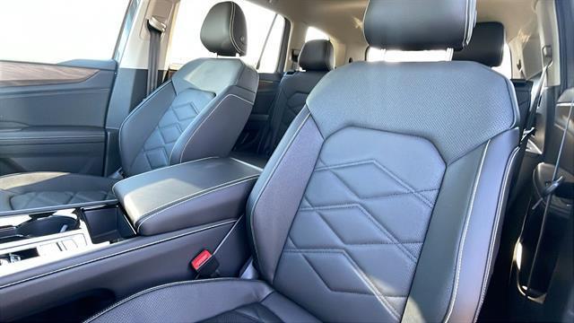 new 2025 Volkswagen Atlas car, priced at $44,614
