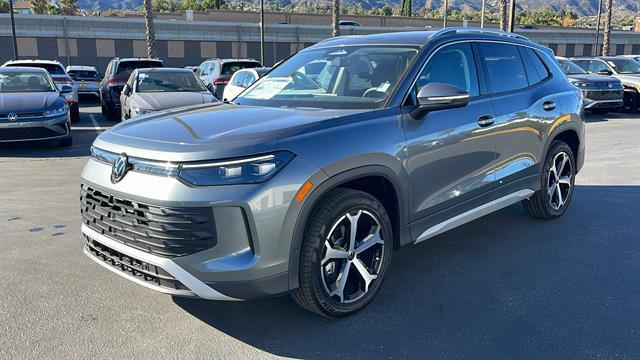 new 2025 Volkswagen Tiguan car, priced at $32,682