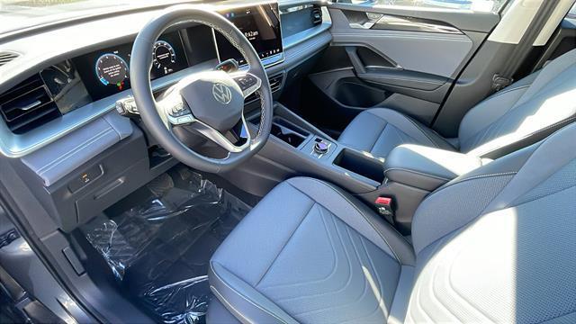 new 2025 Volkswagen Tiguan car, priced at $32,682