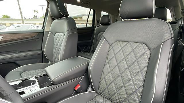 new 2025 Volkswagen Atlas car, priced at $53,719