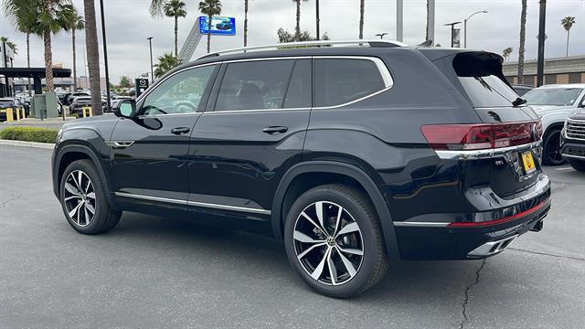 new 2025 Volkswagen Atlas car, priced at $53,719
