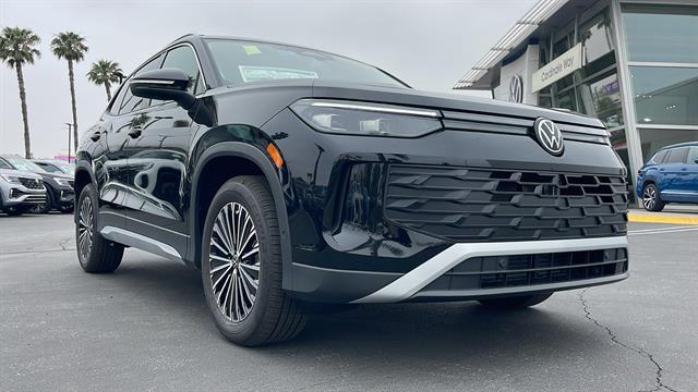 new 2025 Volkswagen Tiguan car, priced at $30,664