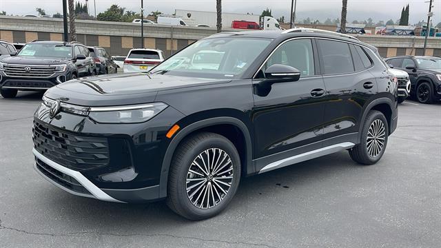 new 2025 Volkswagen Tiguan car, priced at $30,664