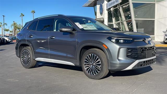 new 2025 Volkswagen Tiguan car, priced at $30,076