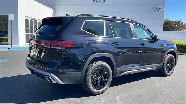 new 2025 Volkswagen Atlas car, priced at $45,604
