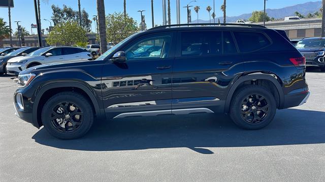 new 2025 Volkswagen Atlas car, priced at $45,604