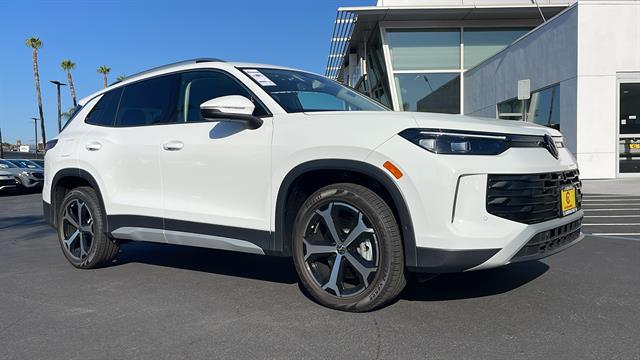 new 2025 Volkswagen Tiguan car, priced at $36,949