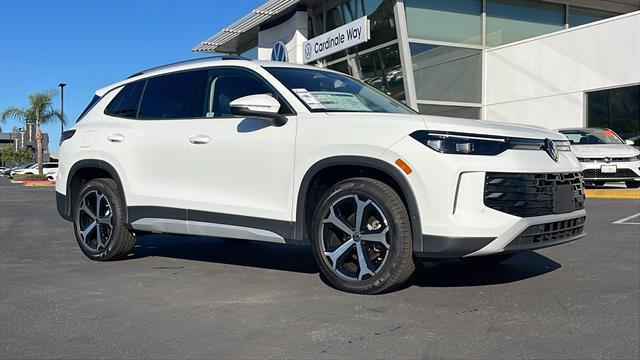 new 2025 Volkswagen Tiguan car, priced at $32,682