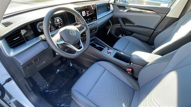 new 2025 Volkswagen Tiguan car, priced at $32,682