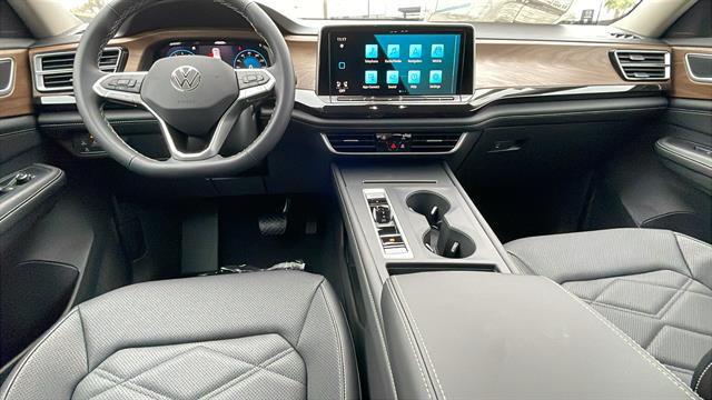 new 2025 Volkswagen Atlas car, priced at $38,725
