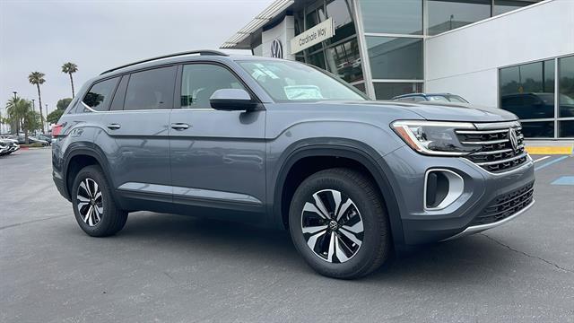 new 2025 Volkswagen Atlas car, priced at $38,725