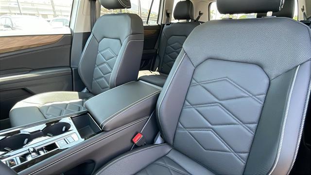 new 2025 Volkswagen Atlas car, priced at $43,036