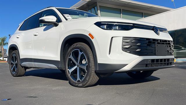 new 2025 Volkswagen Tiguan car, priced at $32,682