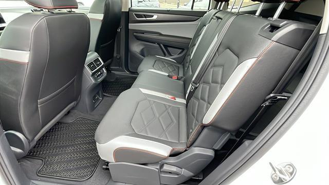 new 2025 Volkswagen Atlas car, priced at $46,647