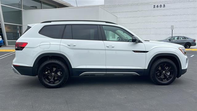 new 2025 Volkswagen Atlas car, priced at $46,647