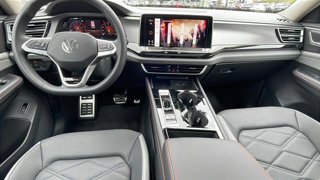 new 2025 Volkswagen Atlas car, priced at $46,647