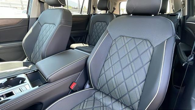 new 2025 Volkswagen Atlas car, priced at $53,939