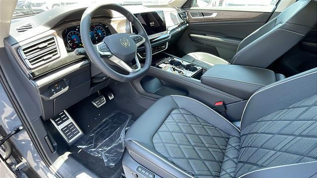 new 2025 Volkswagen Atlas car, priced at $53,939