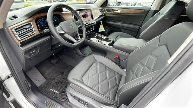 new 2025 Volkswagen Atlas car, priced at $45,819