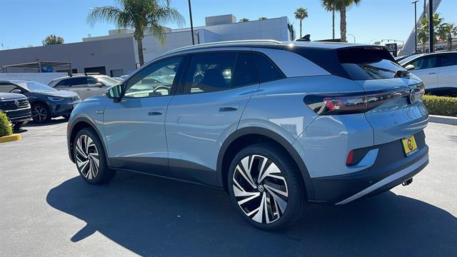 new 2025 Volkswagen ID.4 car, priced at $53,366