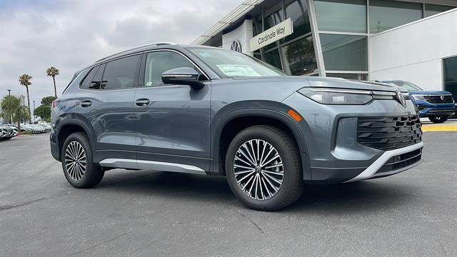new 2025 Volkswagen Tiguan car, priced at $30,205