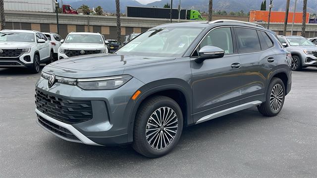 new 2025 Volkswagen Tiguan car, priced at $30,205