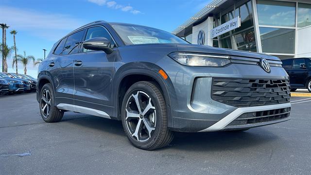 new 2025 Volkswagen Tiguan car, priced at $33,586