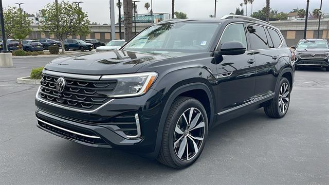 new 2025 Volkswagen Atlas car, priced at $53,039