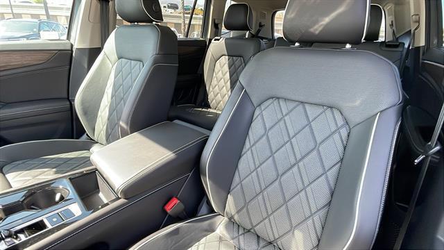new 2025 Volkswagen Atlas car, priced at $53,924