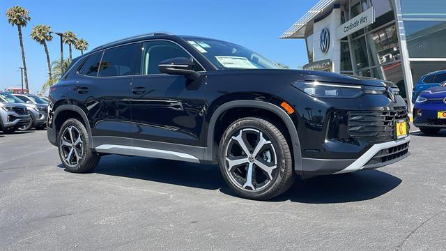 new 2025 Volkswagen Tiguan car, priced at $32,921