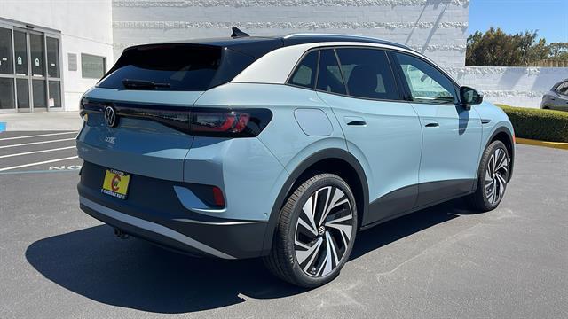 new 2025 Volkswagen ID.4 car, priced at $52,359