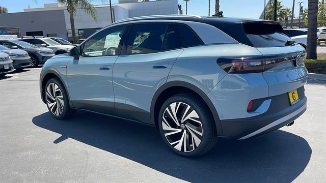 new 2025 Volkswagen ID.4 car, priced at $52,359