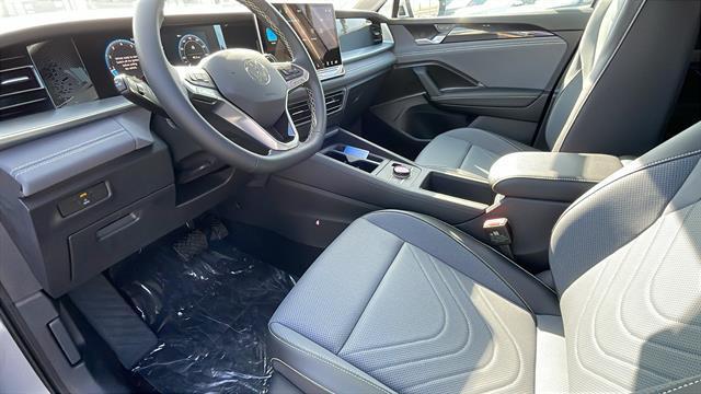 new 2025 Volkswagen Tiguan car, priced at $32,671