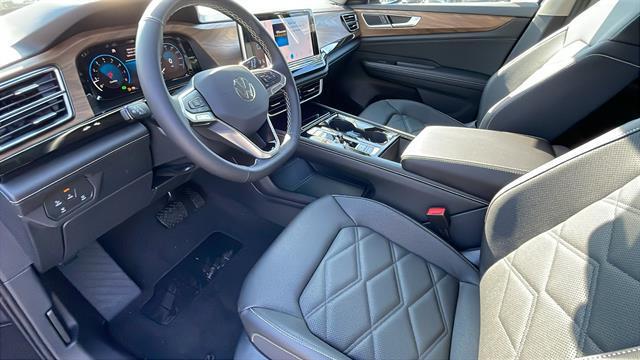 new 2025 Volkswagen Atlas car, priced at $44,137